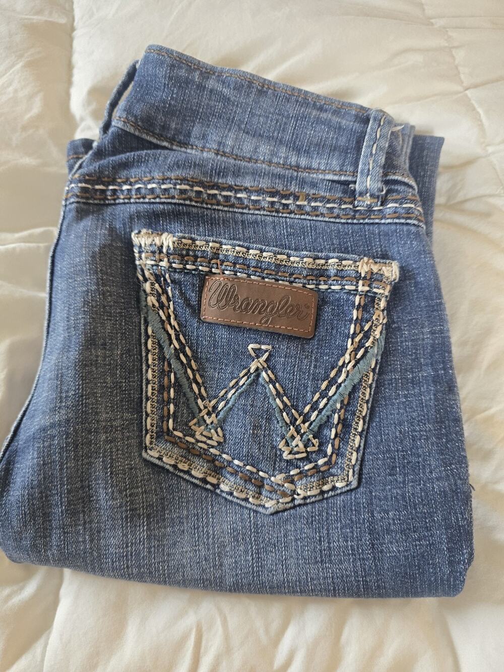 Wrangler Women's Blue Bootcut Med Wash Stretch Denim Jeans 5 Pocket Design 3/4